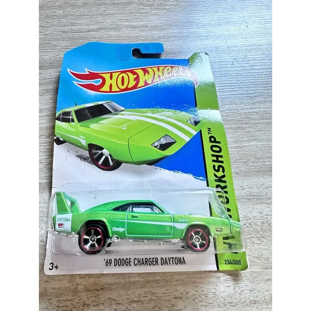 Hot Wheels 2013 HW Workshop '69 Dodge Charger Daytona Green 234/250 Hotwheel H44